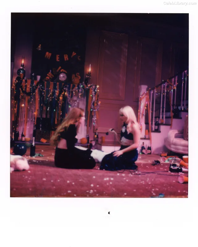 Sabrina Carpenter photo 24 of 6403