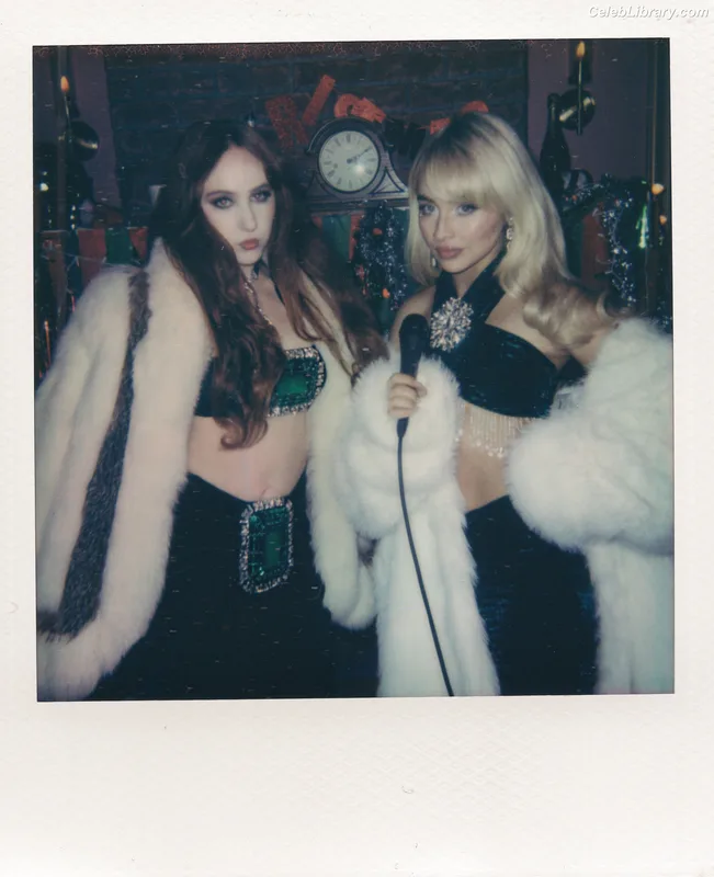 Sabrina Carpenter photo 19 of 6403