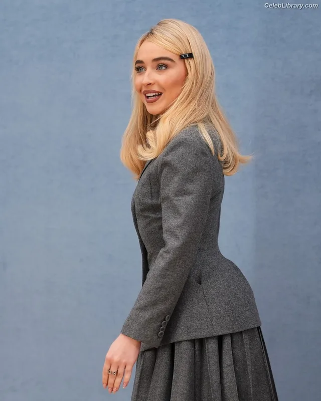 Sabrina Carpenter photo 23 of 6403