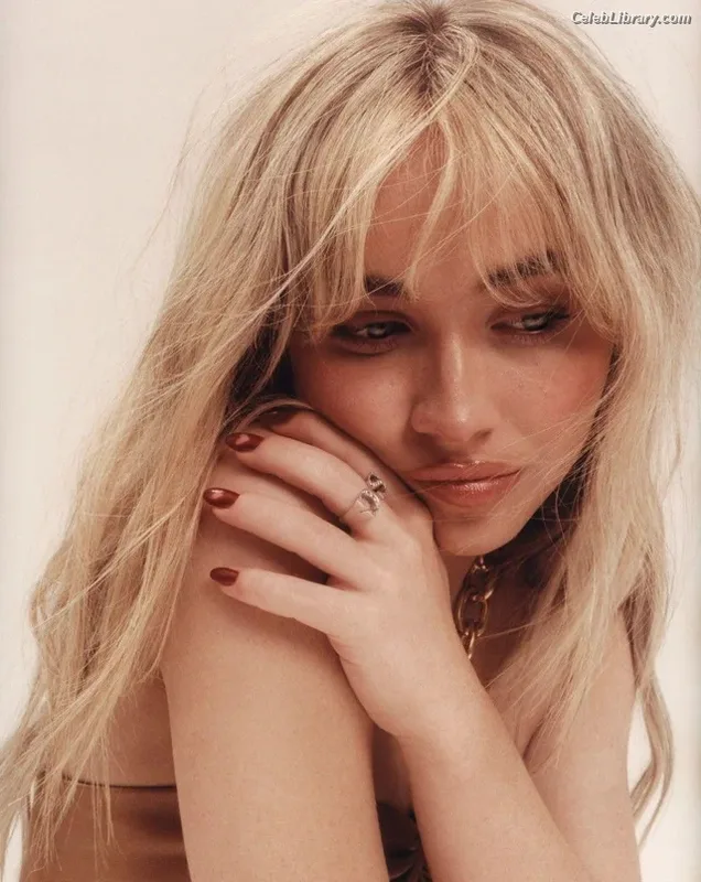 Sabrina Carpenter photo 6 of 6403