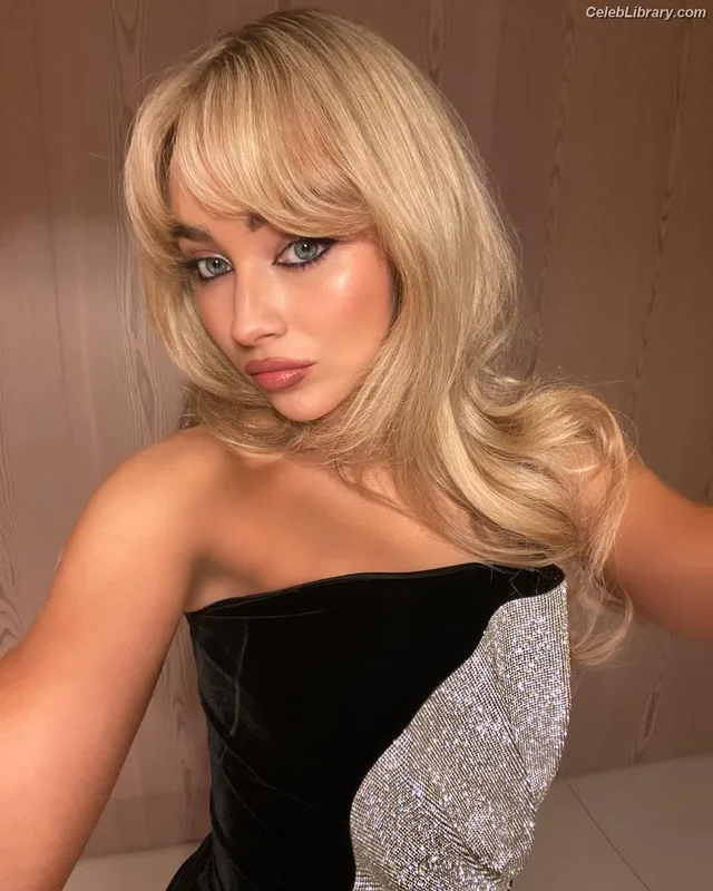 Sabrina Carpenter photo 12 of 6403