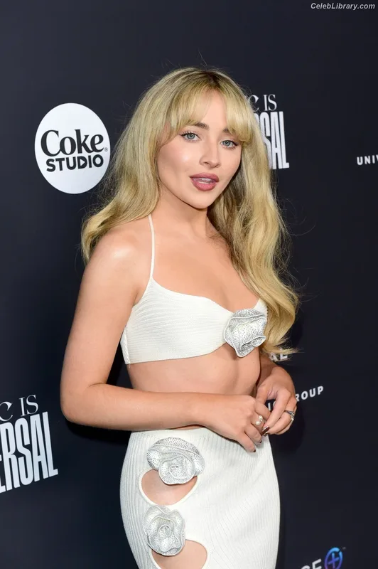 Sabrina Carpenter photo 11 of 6403
