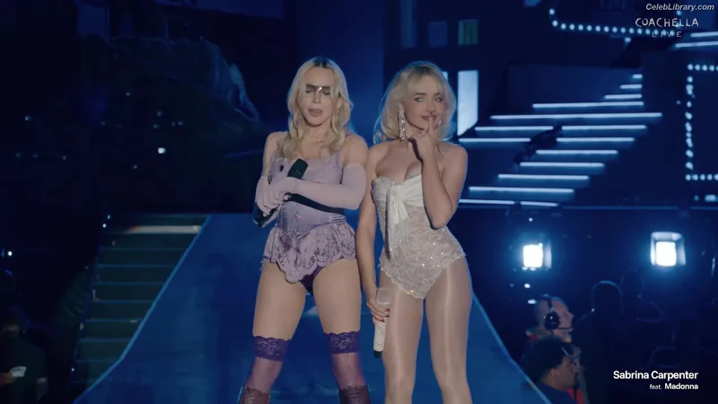 Sabrina Carpenter photo 7 of 6403