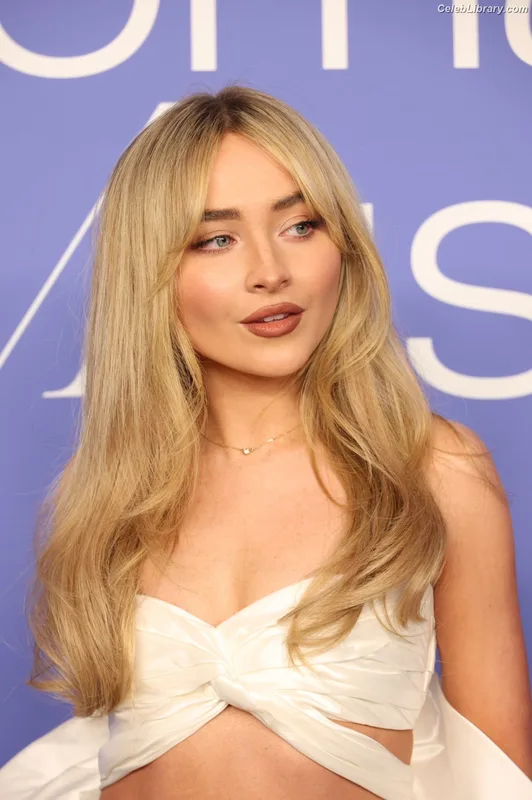 Sabrina Carpenter photo 22 of 6403
