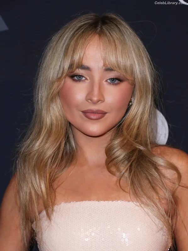 Sabrina Carpenter photo 14 of 6403