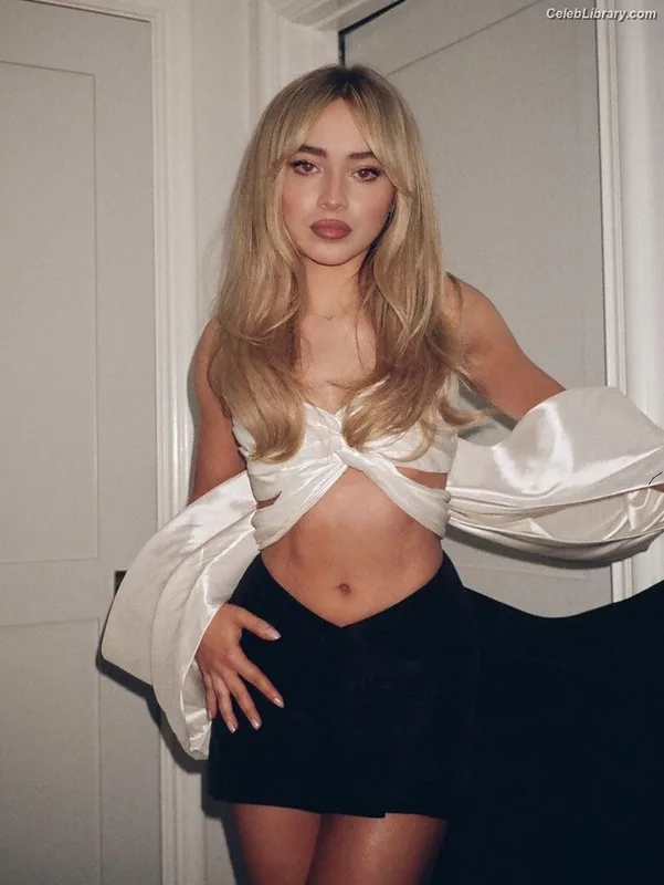 Sabrina Carpenter photo 23 of 6403