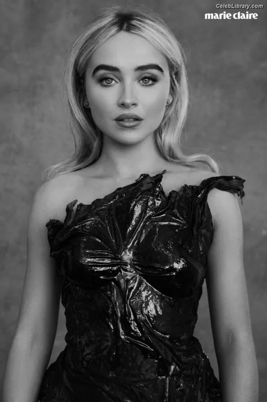 Sabrina Carpenter photo 11 of 6403