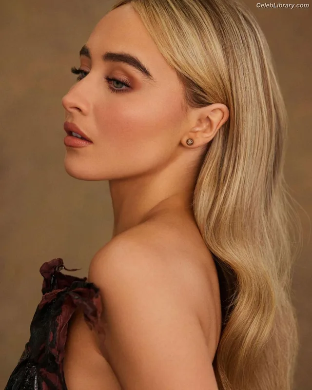 Sabrina Carpenter photo 18 of 6403