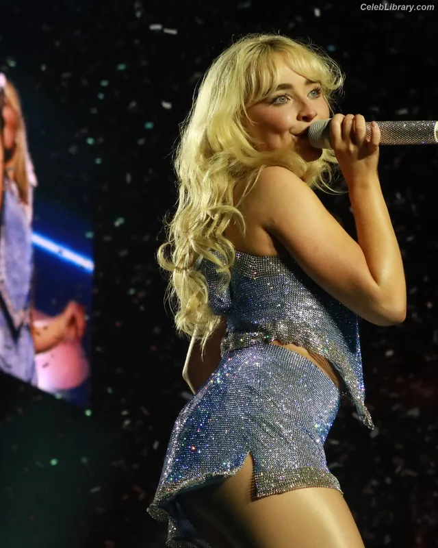 Sabrina Carpenter photo 9 of 6403