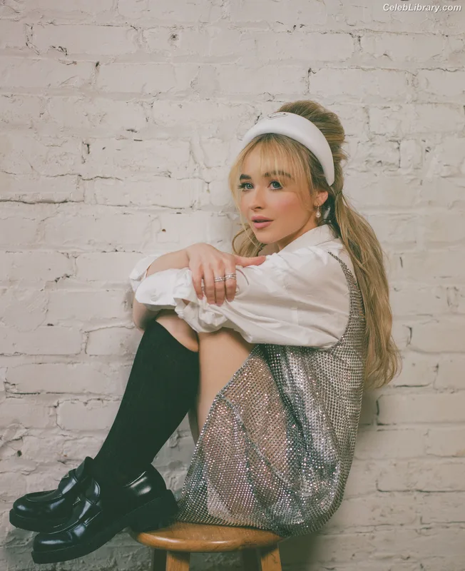 Sabrina Carpenter photo 11 of 6403