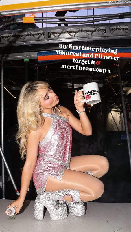 Sabrina Carpenter photo 22 of 6403