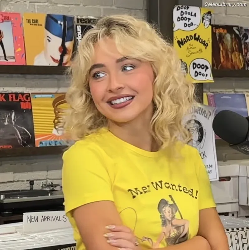 Sabrina Carpenter photo 4 of 6403