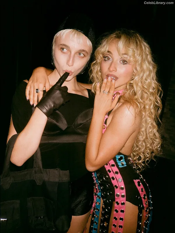 Sabrina Carpenter photo 13 of 6403