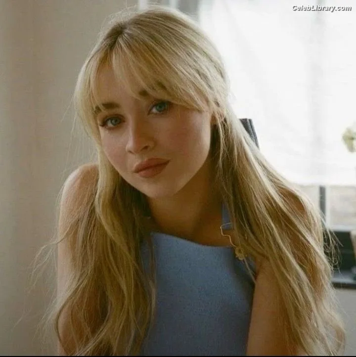 Sabrina Carpenter photo 12 of 6403