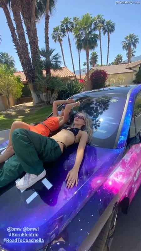 Sabrina Carpenter photo 20 of 6403