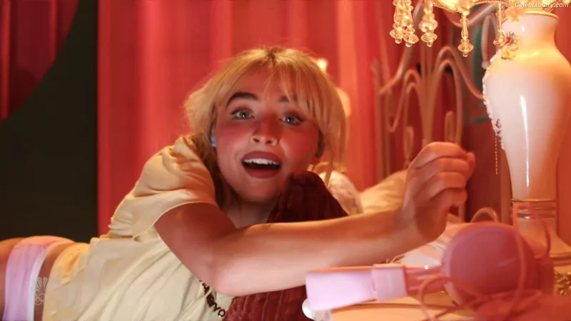 Sabrina Carpenter photo 23 of 6403