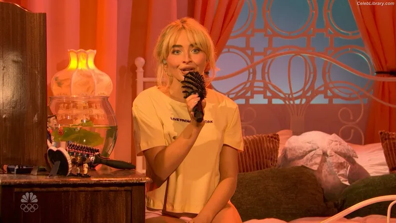Sabrina Carpenter photo 8 of 6403