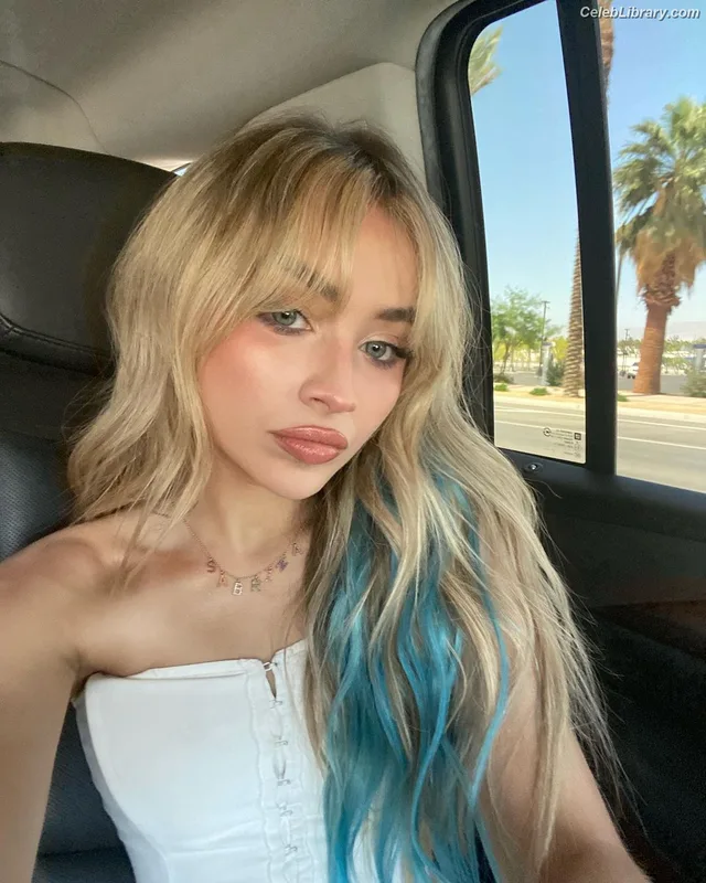 Sabrina Carpenter photo 21 of 6403