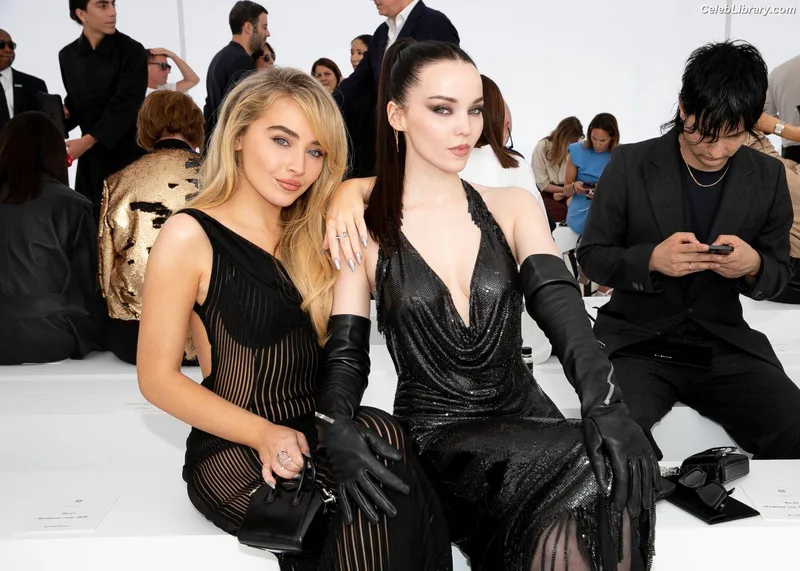 Sabrina Carpenter photo 7 of 6403