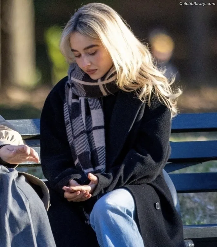 Sabrina Carpenter photo 17 of 6403