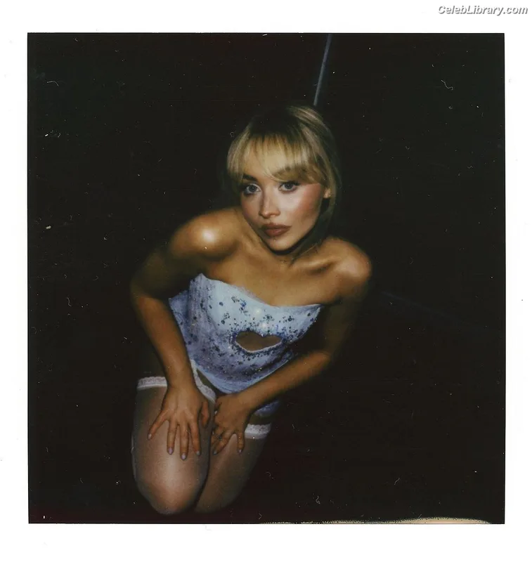 Sabrina Carpenter photo 17 of 6403