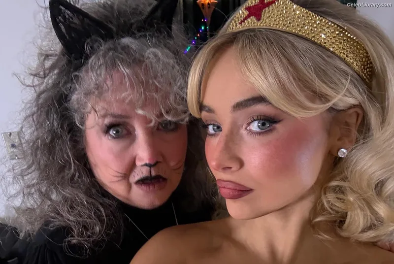 Sabrina Carpenter photo 22 of 6403