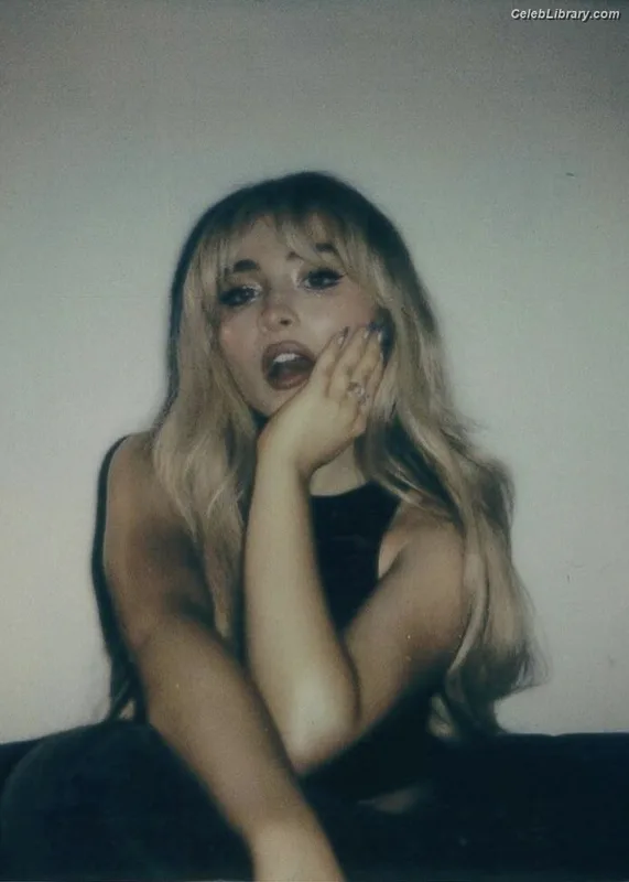 Sabrina Carpenter photo 14 of 6403