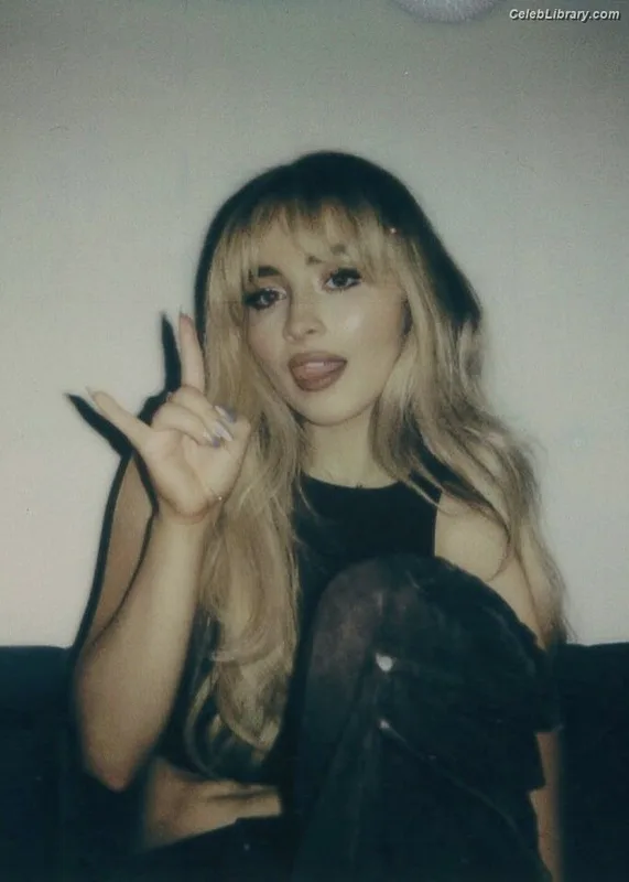 Sabrina Carpenter photo 19 of 6403