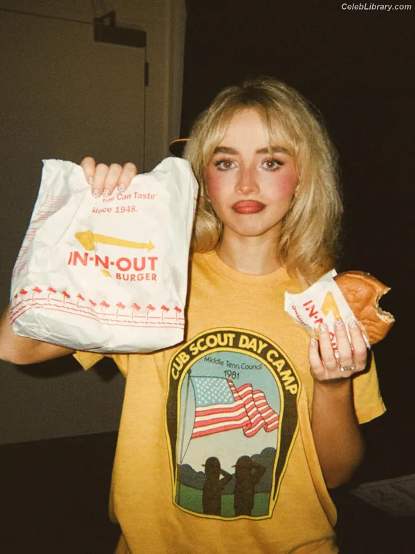 Sabrina Carpenter photo 13 of 6403