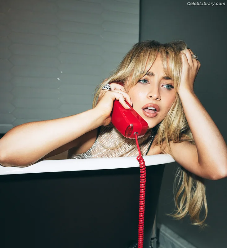 Sabrina Carpenter photo 18 of 6403