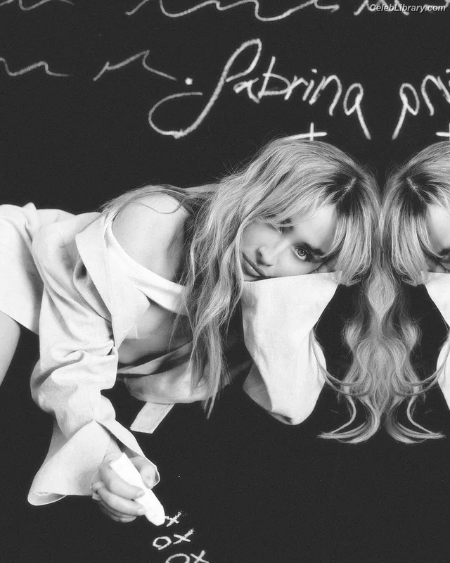 Sabrina Carpenter photo 20 of 6403