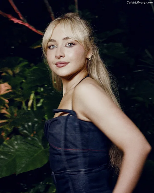 Sabrina Carpenter photo 23 of 6403