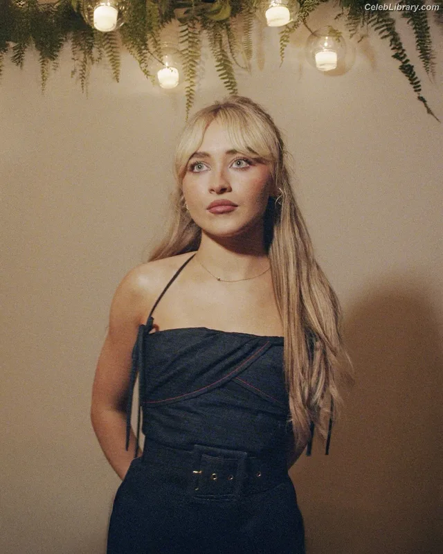 Sabrina Carpenter photo 6 of 6403