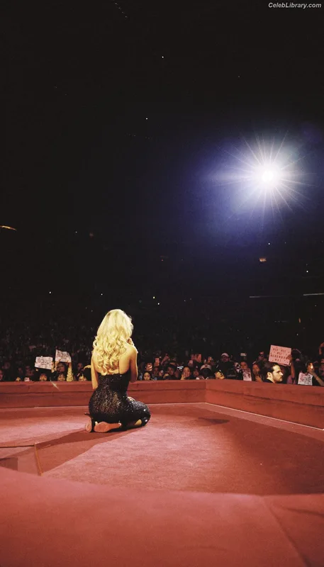 Sabrina Carpenter photo 19 of 6403