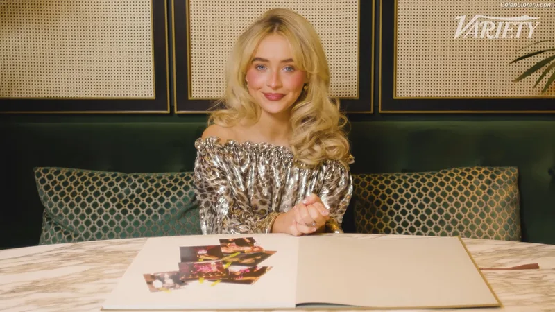 Sabrina Carpenter photo 24 of 6403