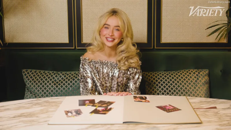 Sabrina Carpenter photo 2 of 6403