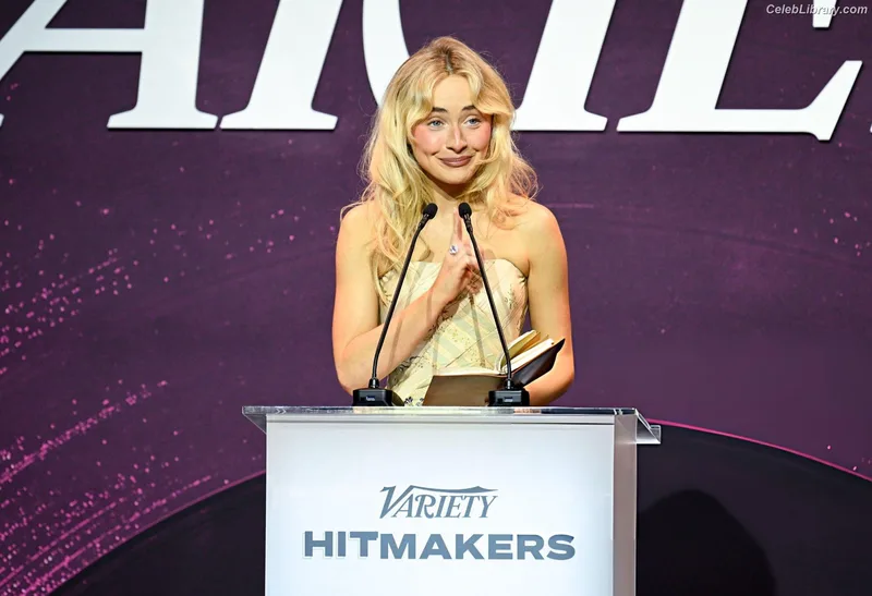 Sabrina Carpenter photo 17 of 6403