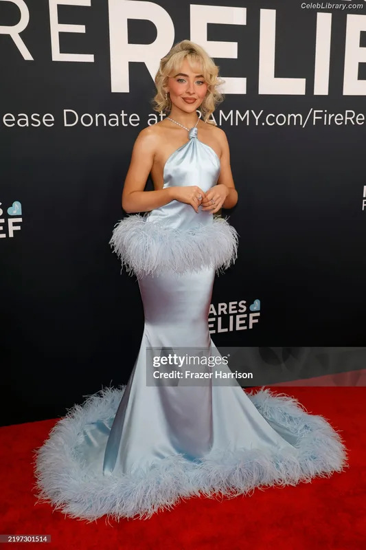 Sabrina Carpenter photo 9 of 6403