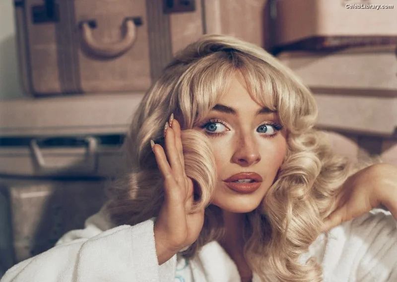Sabrina Carpenter photo 20 of 6403