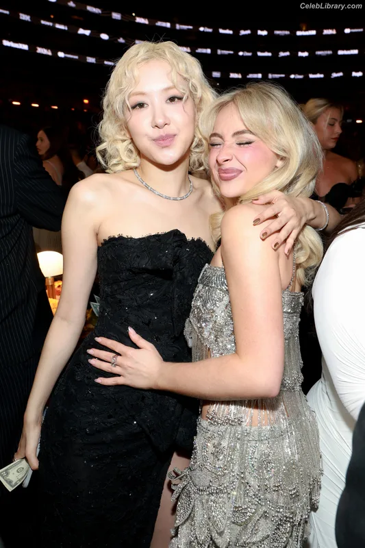 Sabrina Carpenter photo 11 of 6403