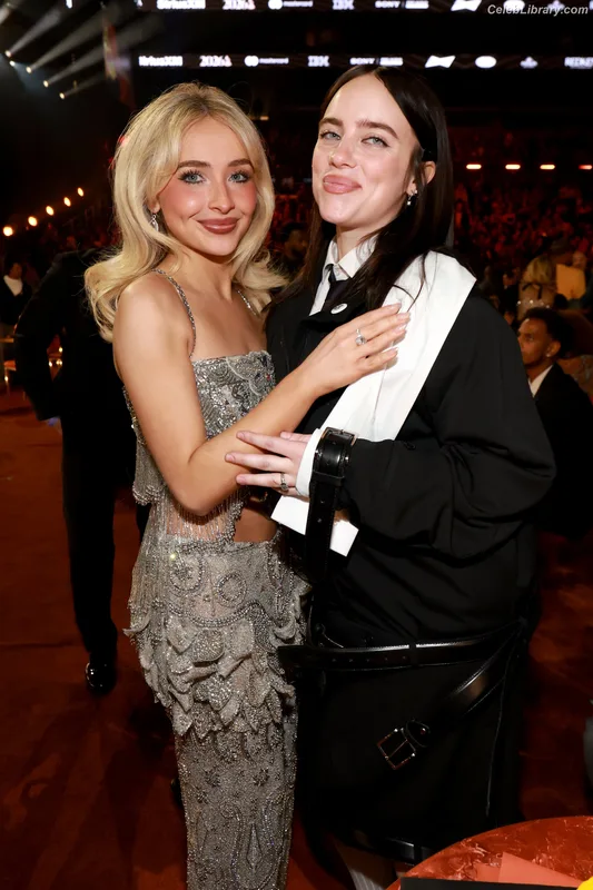 Sabrina Carpenter photo 16 of 6403