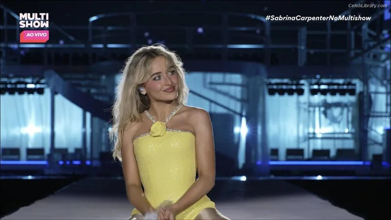 Sabrina Carpenter photo 5 of 6403