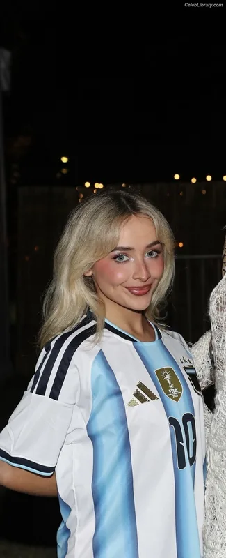 Sabrina Carpenter photo 6 of 6403