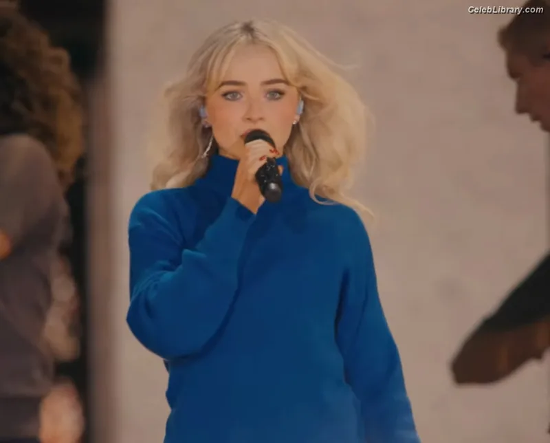 Sabrina Carpenter photo 23 of 6403