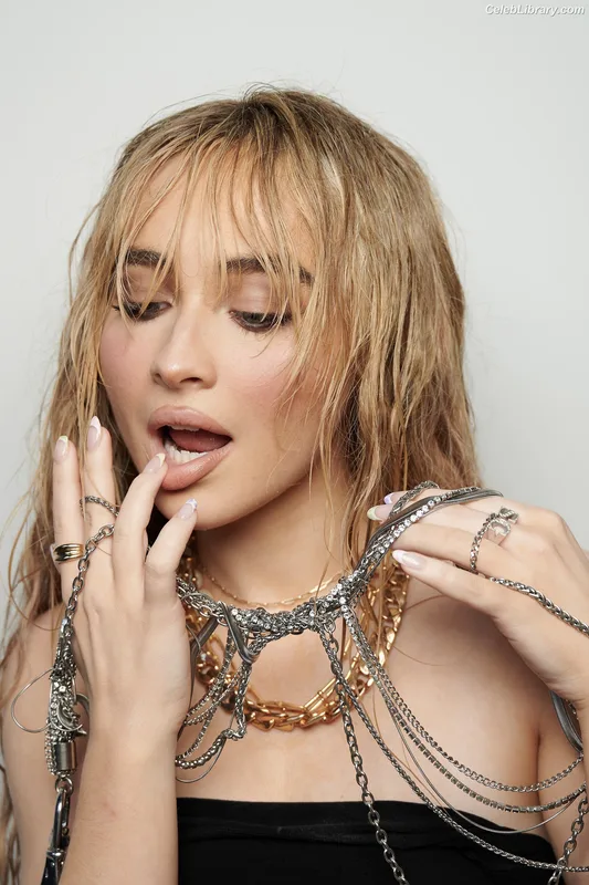 Sabrina Carpenter photo 11 of 6403