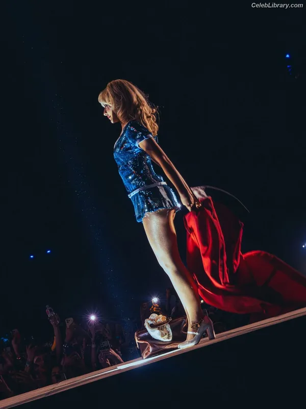 Sabrina Carpenter photo 24 of 6403