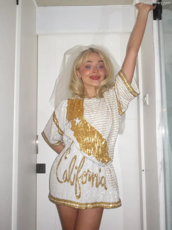 Sabrina Carpenter photo 3 of 6403