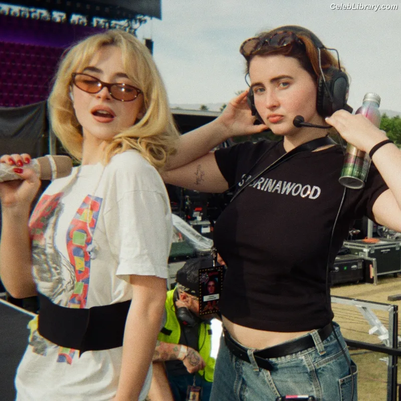 Sabrina Carpenter photo 17 of 6403