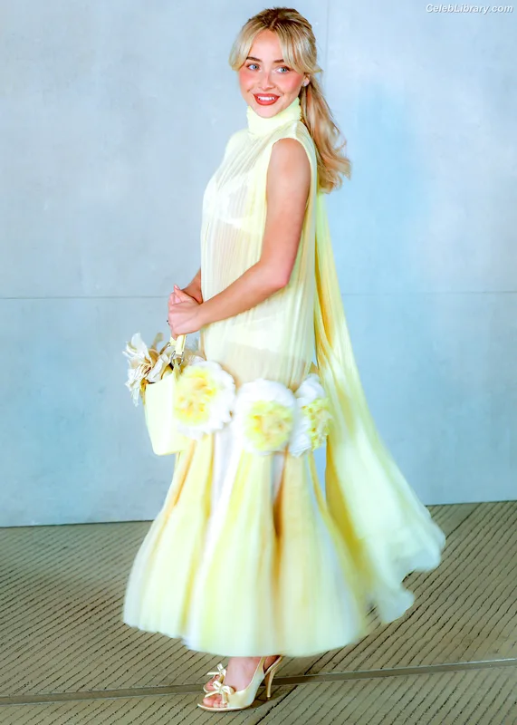 Sabrina Carpenter photo 5 of 6403