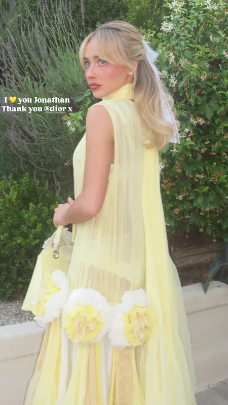 Sabrina Carpenter photo 10 of 6403